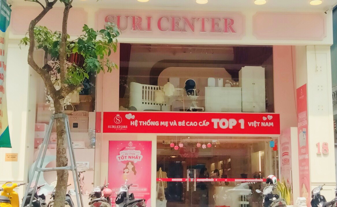 Cửa hàng Suri Store kinh doanh hàng hóa không nhãn phụ tiếng Việt